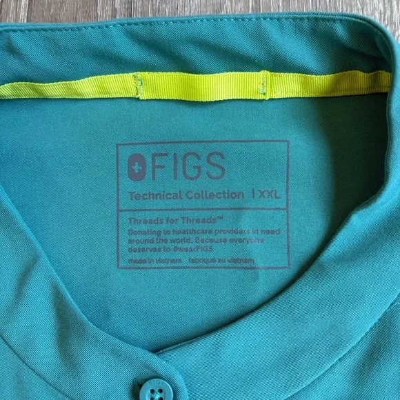 Figs Montex Mock Neck - Picture 3 of 3